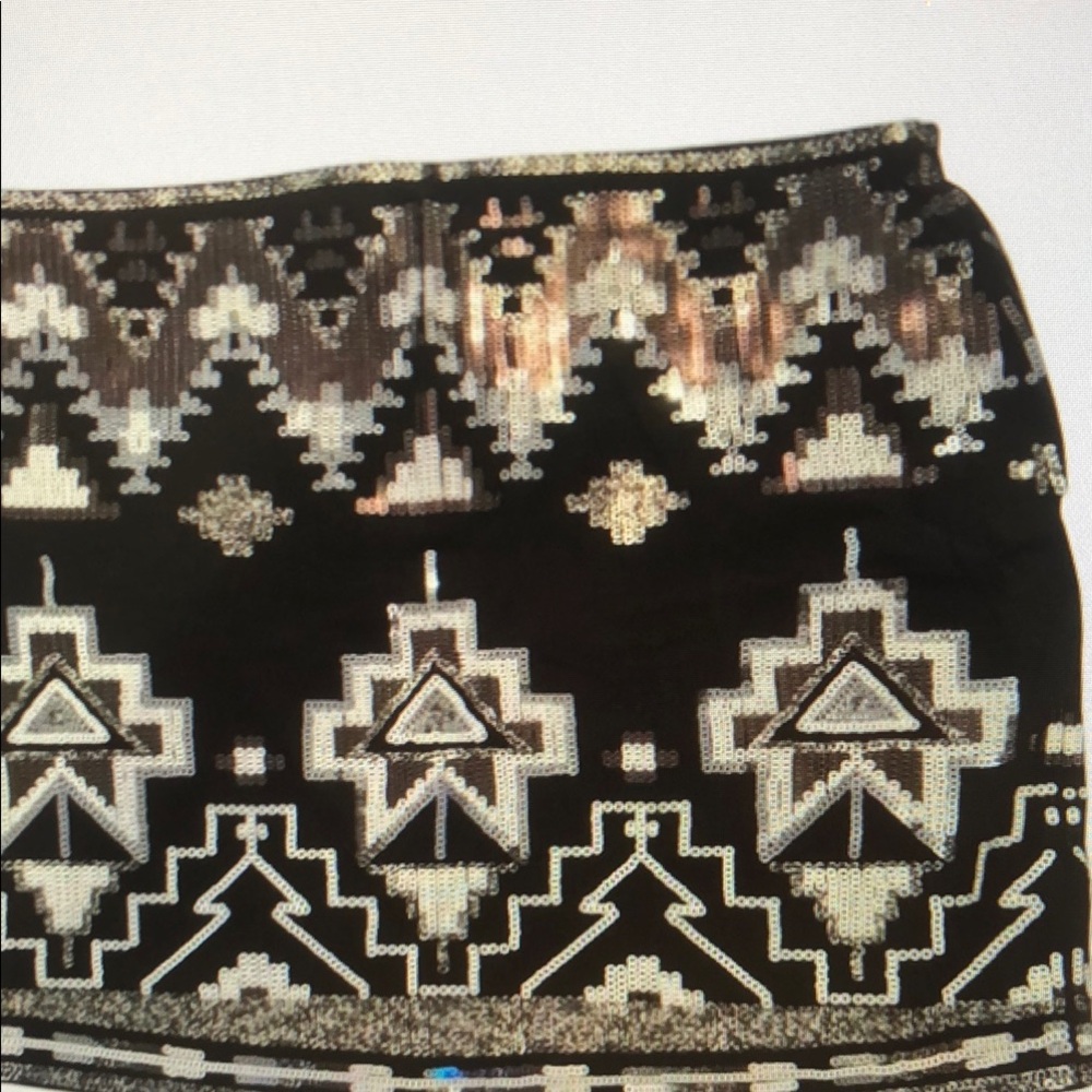 Express Black Aztec Sequin Skirt XSmall NWT Mini Silver Tribal Design NEW Short